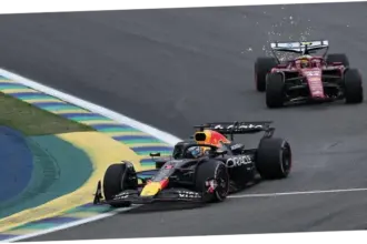 F1: Antusiasme dan Kontroversi di Balik Dunia Balap Mobil