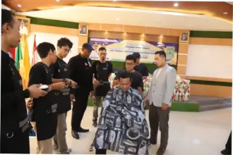 Dinsos Tangerang Gelar Pelatihan Cukur Rambut Gratis untuk Meningkatkan Keterampilan Warga