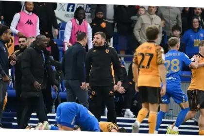 Hull City Hadapi Birmingham City di Tengah Badai Cedera Pemain dan Krisis Bek Sayap