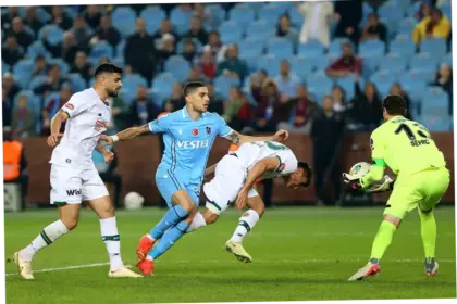 Konyaspor Tundukkan Trabzonspor: Analisis Pertandingan dan Dampaknya pada Liga Super Turki
