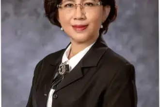 Prof. Ova Emilia: Rektor Perempuan Pertama UGM yang Menginspirasi