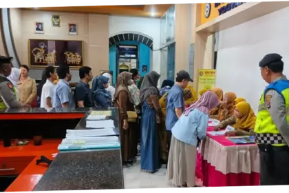 Euforia Kelulusan SMA/SMK: Antisipasi dan Perayaan di Berbagai Daerah