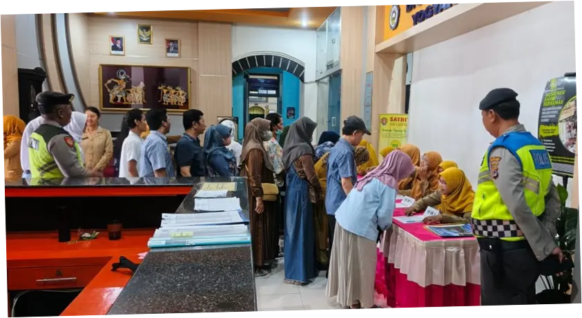 Euforia Kelulusan SMA/SMK: Antisipasi dan Perayaan di Berbagai Daerah