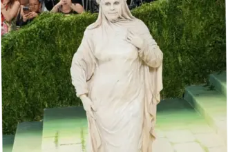 Heidi Klum Mengejutkan Dunia Fashion dengan Penampilannya di Met Gala 2026