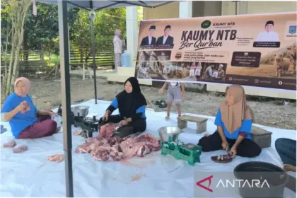 KAUMY NTB Salurkan Daging Kurban di Enam Desa Pulau Lombok