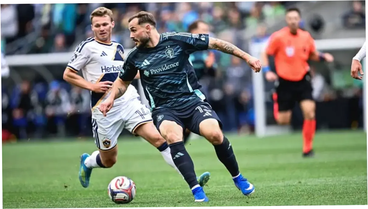 LA Galaxy Tumbangkan Seattle Sounders dengan Dua Gol Tanpa Balas