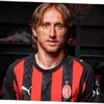 Luka Modric: Antara AC Milan dan Pensiun, Apa yang Menentukan Pilihan Bintang Kroasia Ini?