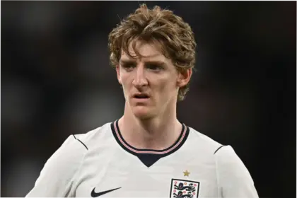Perebutan Anthony Gordon: Bayern Munich, Barcelona, dan Newcastle United dalam Persaingan Sengit