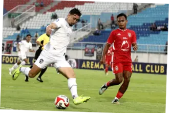 Pertandingan Sengit Arema FC vs Persebaya: Analisis dan Highlights