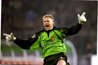 Peter Schmeichel dan Manchester United: Analisis Strategi dan Keputusan Transfer