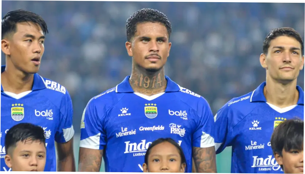 Ramon Tanque dan Persib Bandung: Menuju Hattrick Juara dengan Fokus dan Kerja Keras