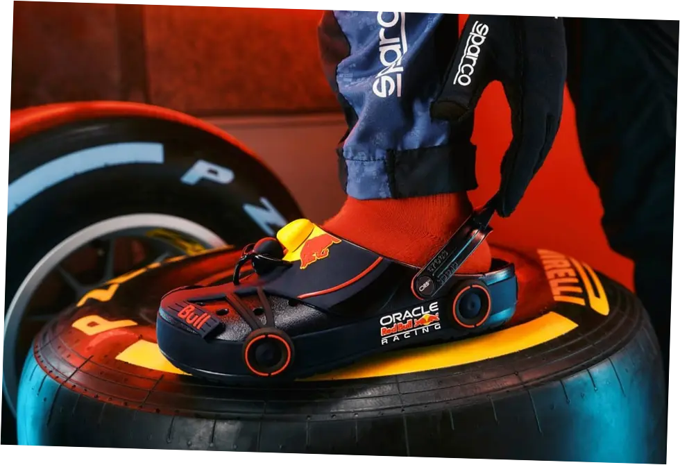 Red Bull Racing dan Crocs Luncurkan Koleksi Sepatu Edisi Spesial